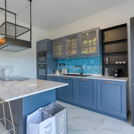 A Lovely, 2br Penthouse With Large Outdoor By 360 Estates Apartmán Iklin