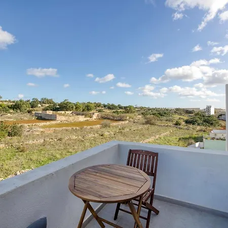 A Lovely, 2br Penthouse With Large Outdoor By 360 Estates Iklin