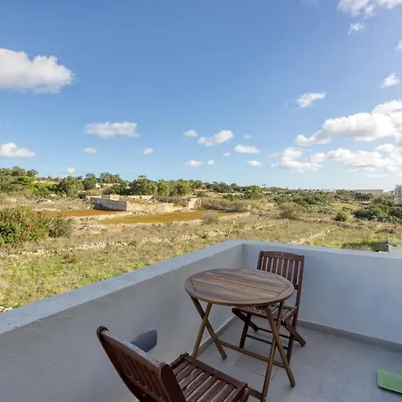 A Lovely, 2br Penthouse With Large Outdoor By 360 Estates