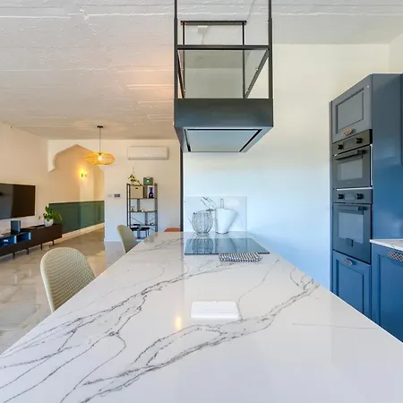 Appartement A Lovely, 2br Penthouse With Large Outdoor By 360 Estates