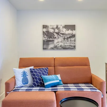 Appartement A Lovely, 2br Penthouse With Large Outdoor By 360 Estates Iklin
