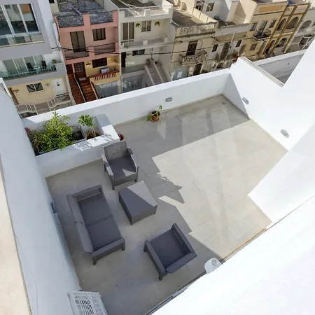 A Lovely, 2br Penthouse With Large Outdoor By 360 Estates Iklin