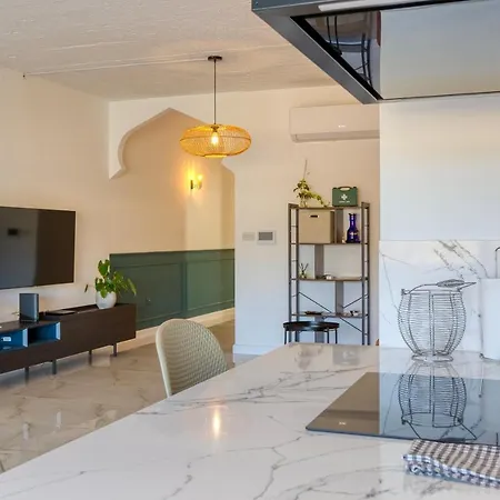 A Lovely, 2br Penthouse With Large Outdoor By 360 Estates Appartement