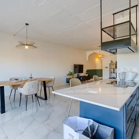 公寓 A Lovely, 2br Penthouse With Large Outdoor By 360 Estates