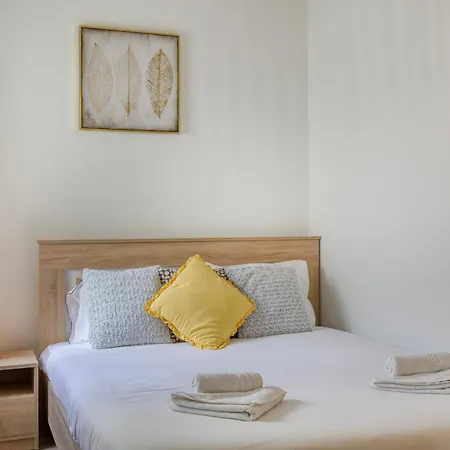 A Lovely, 2br Penthouse With Large Outdoor By 360 Estates 公寓 Iklin