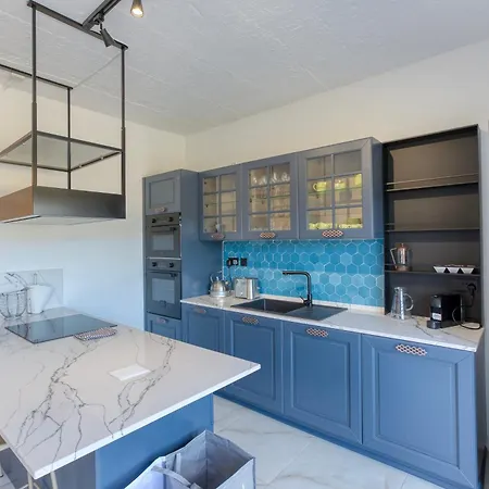 A Lovely, 2br Penthouse With Large Outdoor By 360 Estates Iklin